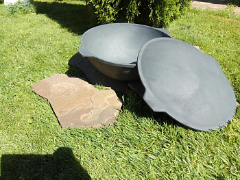 Казан чугунный Легмаш 8 литров с чугунной крышкой САДЖ - сковородой